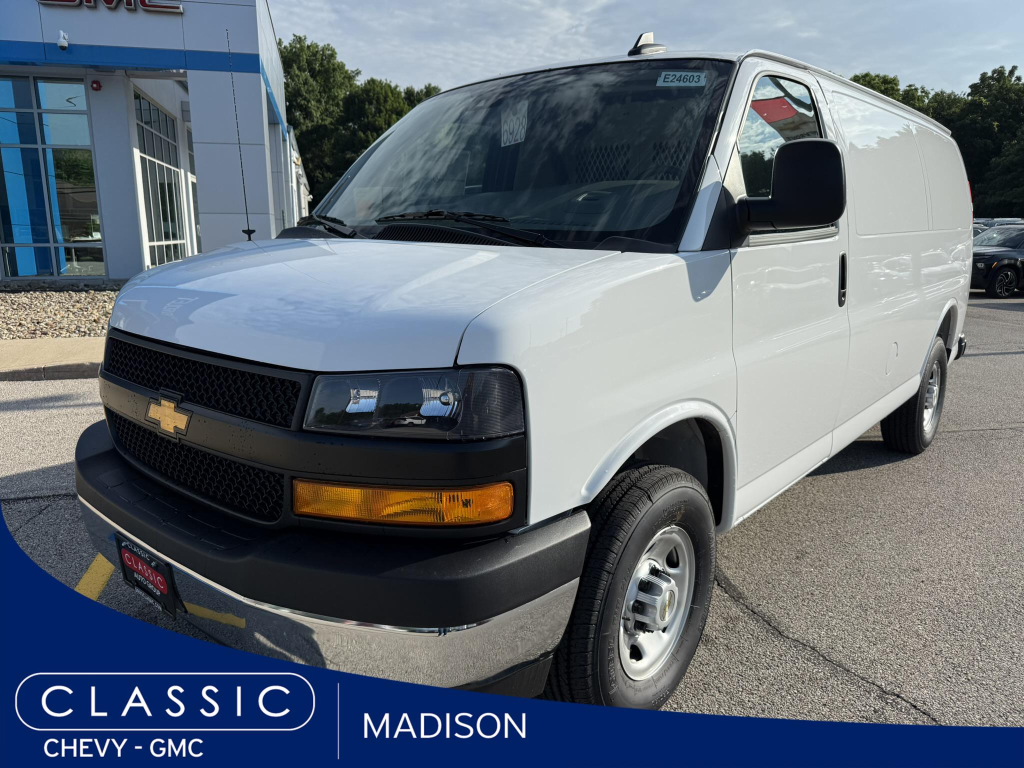 2025 Chevrolet Express Cargo RWD 2500 Regular Wheelbase WT