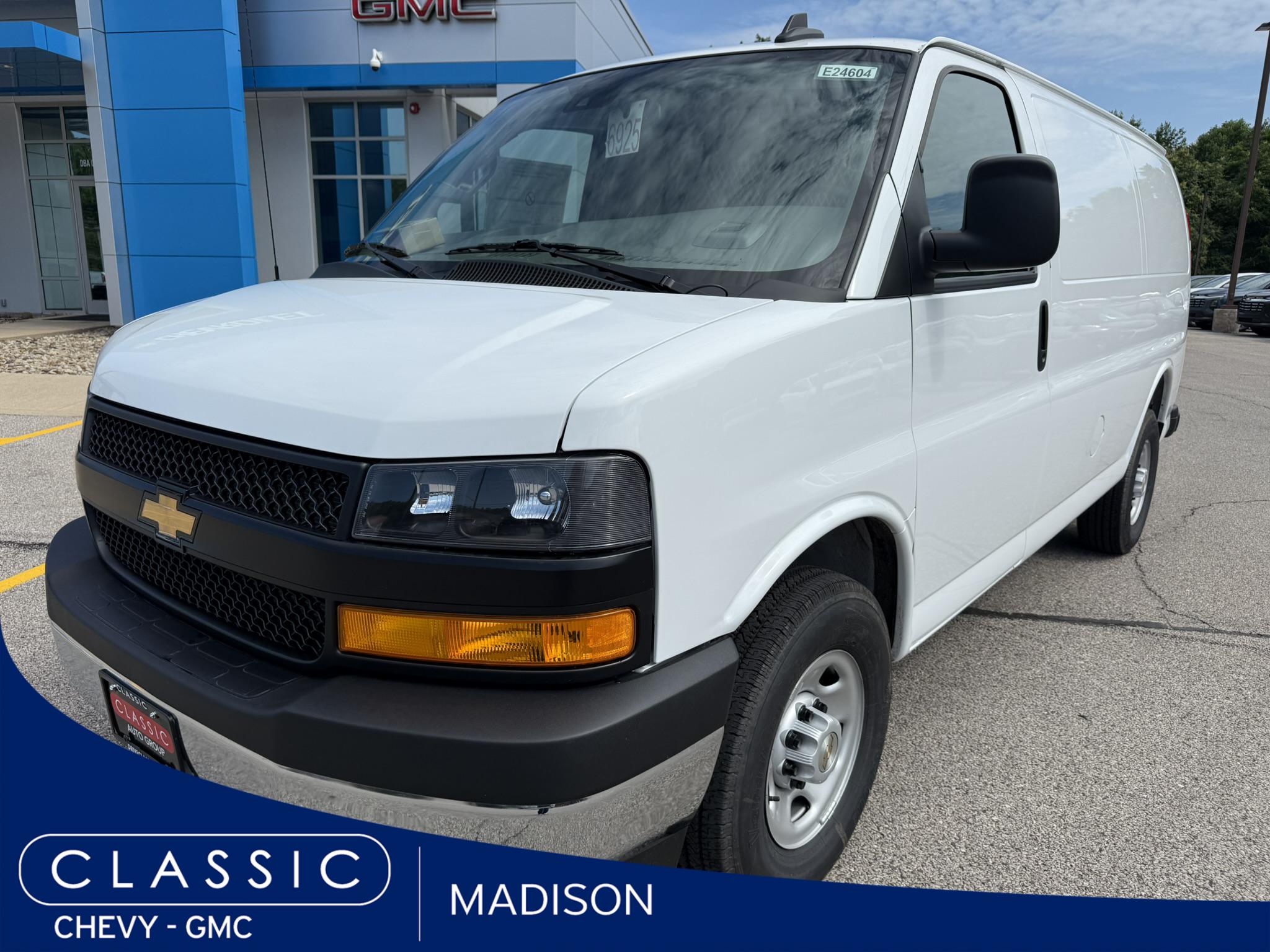 2025 Chevrolet Express Cargo RWD 3500 Regular Wheelbase WT