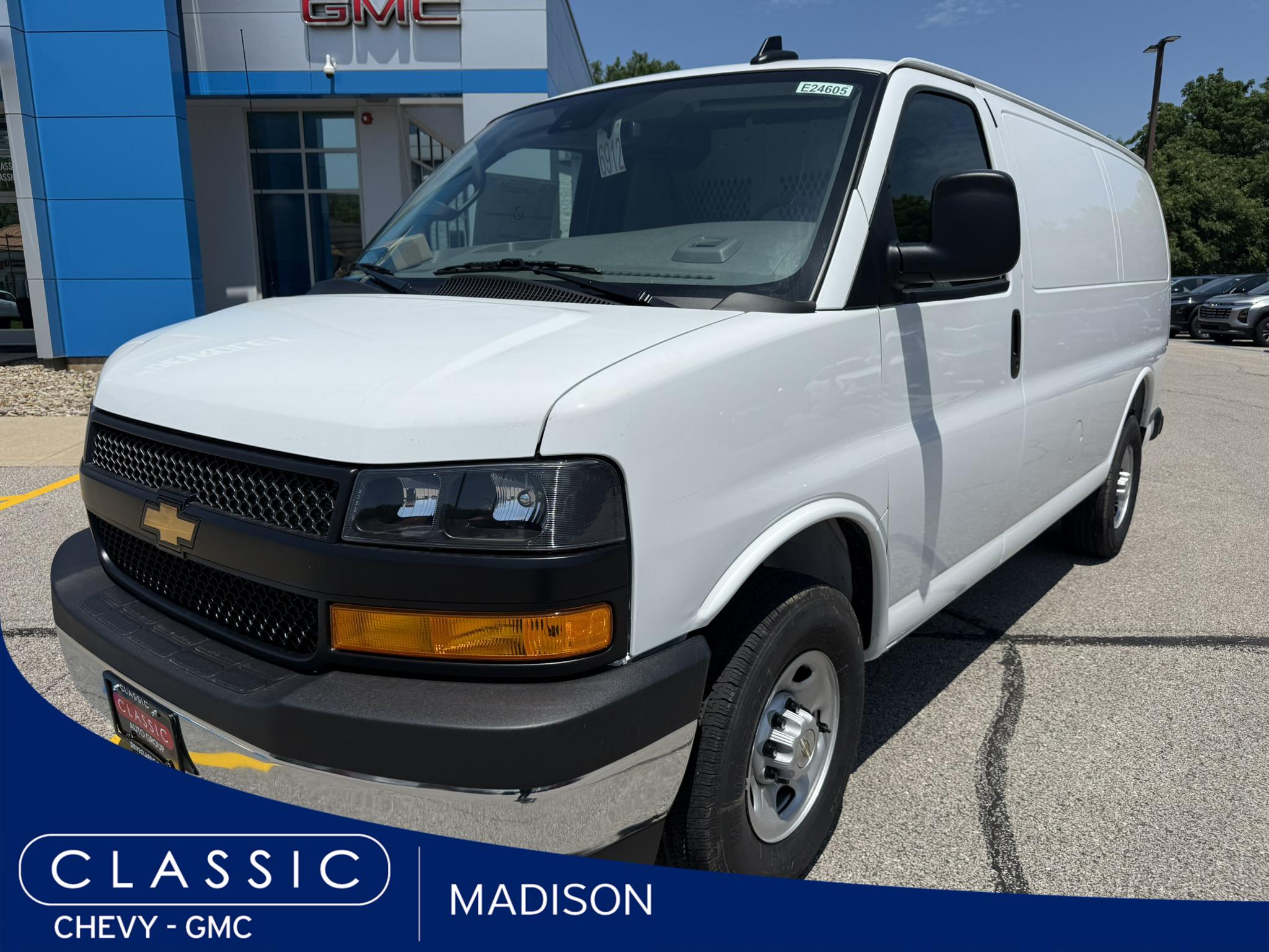 2025 Chevrolet Express Cargo RWD 3500 Regular Wheelbase WT