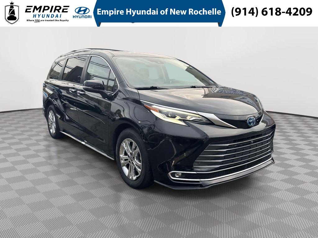 2023 Toyota Sienna Platinum 7-Passenger AWD