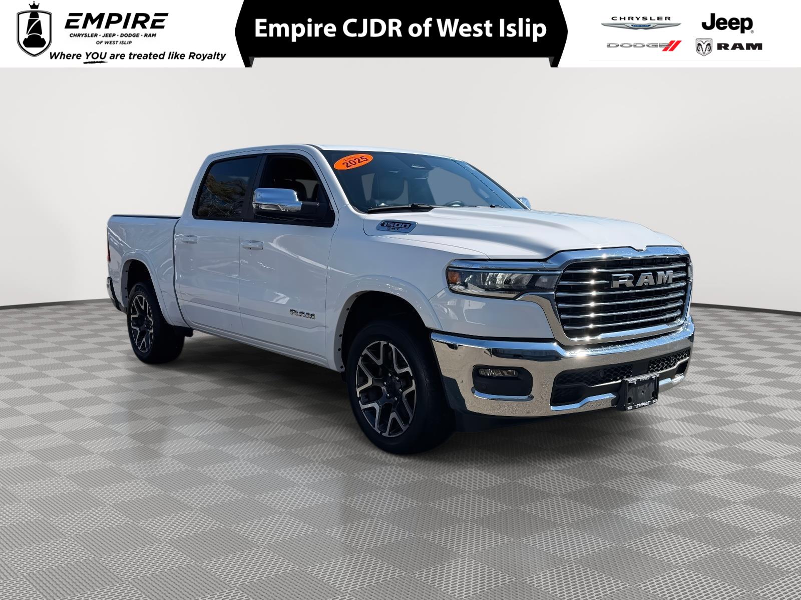 2025 RAM 1500 Laramie Crew Cab 4WD