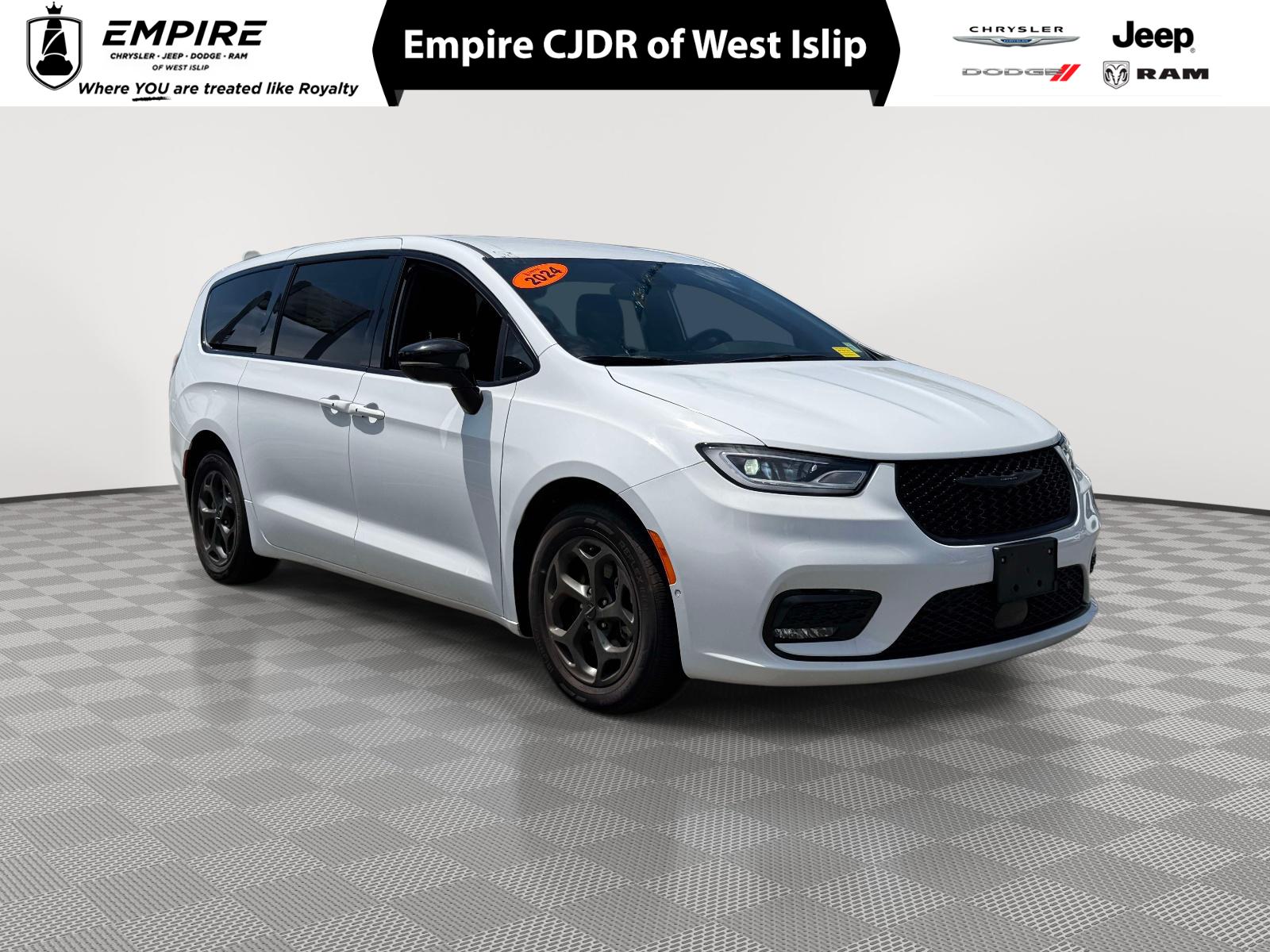 2024 Chrysler Pacifica Hybrid S Appearance Pkg for sale in West Islip, NY