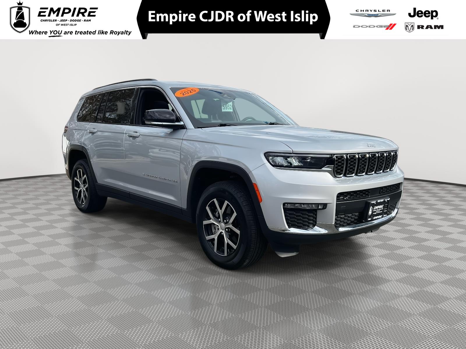 Silver Zynith Exterior Paint 2025 Jeep Grand Cherokee L Limited 4WD SUV / Crossover Four-Wheel Drive 8-Speed Automatic