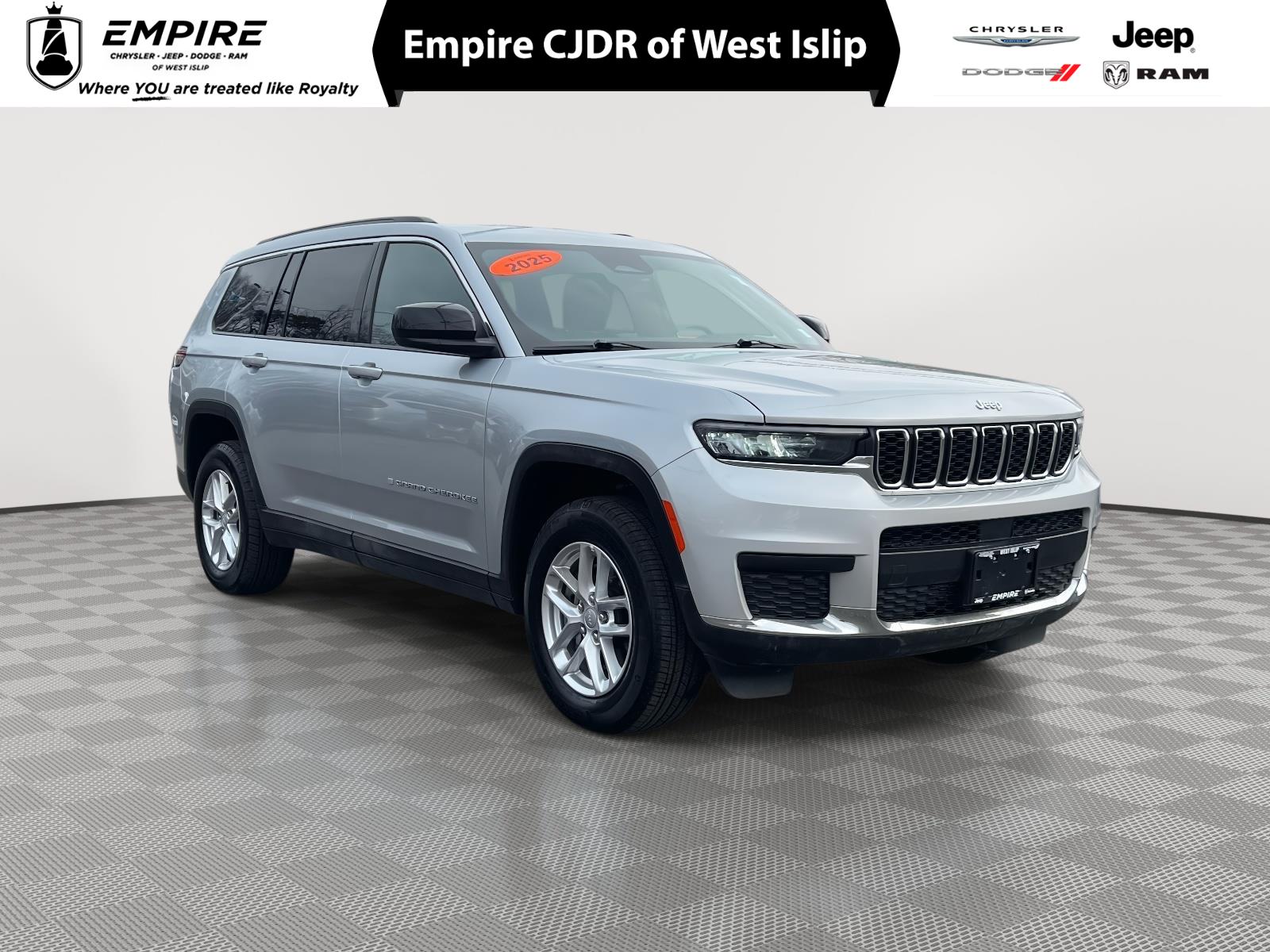 2025 Jeep Grand Cherokee L Laredo X 4x4 for sale in West Islip, NY